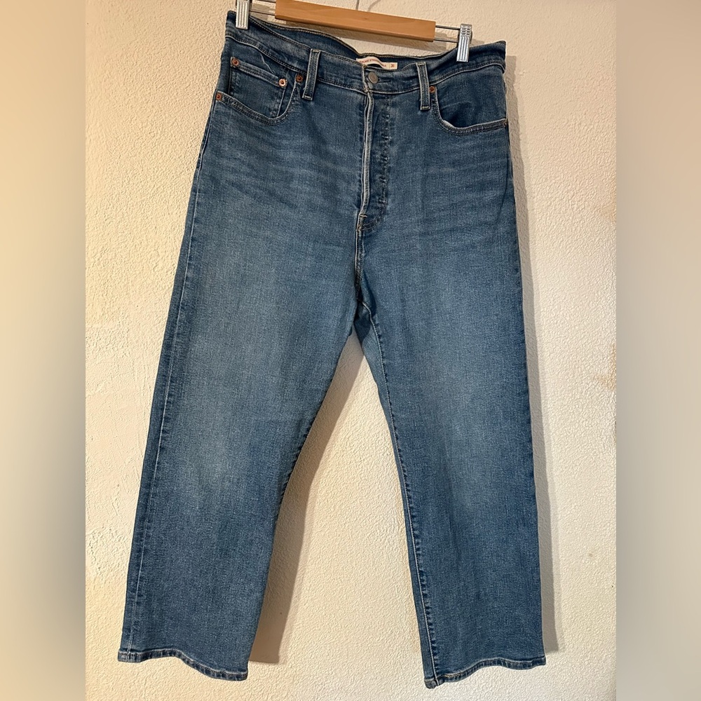 Levi’s Jeans Women Ribcage Straight Ankle Blue Medium Wash Button Fly Size 31